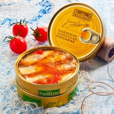 Petites sardines à la galicienne en présentation - Los Peperetes - Nouvelle Vague l'épicerie fine de la pêche à Bordeaux depuis 2017